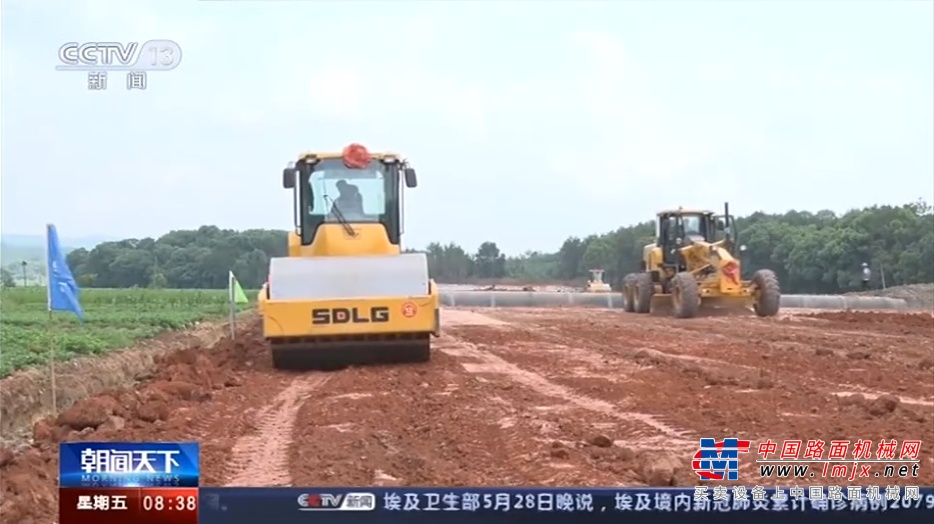 央视聚焦！山东临工助力大广高速扩容工程建设