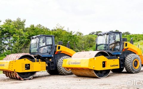 2022年10月销售各类压路机1095台，同比下降0.82%