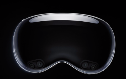 苹果首款头显设备售价3499美元 15英寸MacBook Air亮相