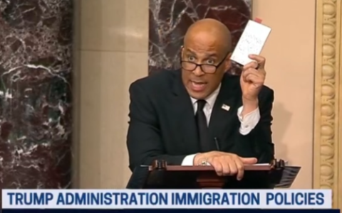 20个小时都骂不完 民主党议员持续演讲猛批特朗普政策