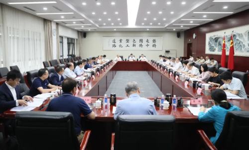 今天与会的光伏企业或行业协会代表阵容重磅