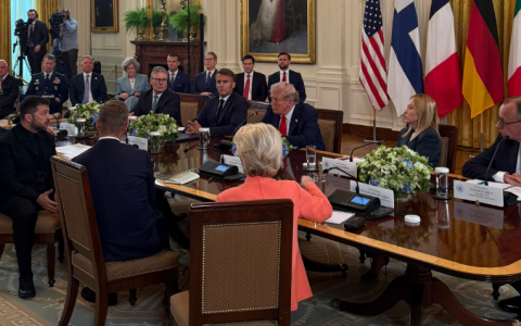 默茨敦促特朗普向俄罗斯施压 马克龙强调安全保障