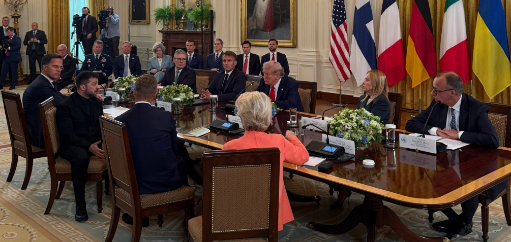 默茨敦促特朗普向俄罗斯施压 马克龙强调安全保障