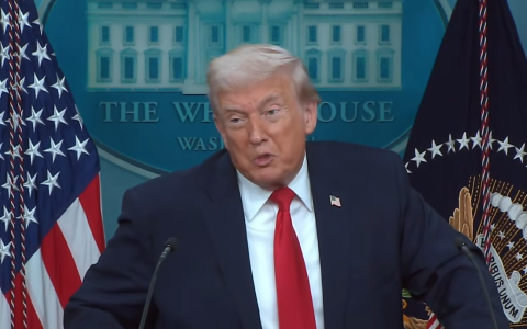 特朗普借他人之口自比巴菲特