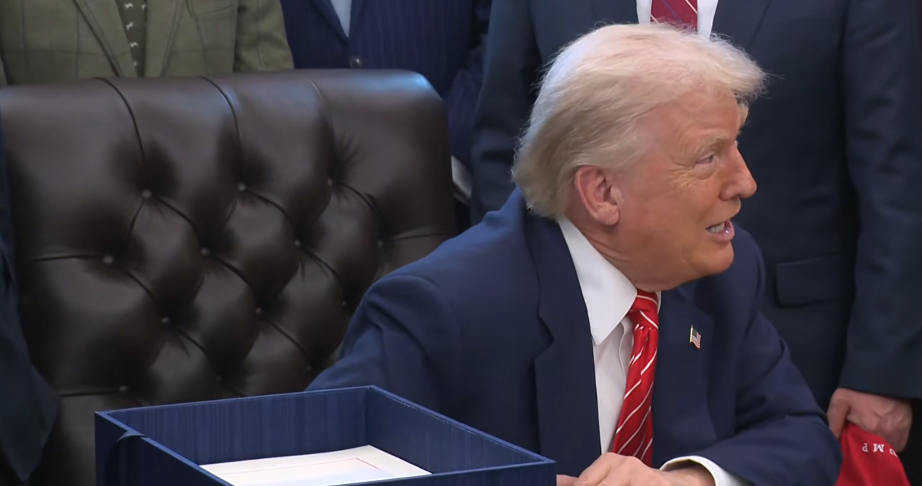 美伊会谈前生两起摩擦 特朗普：本周的谈判仍在继续