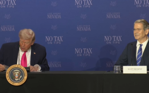 特朗普：贝森特很难 得替我安抚市场